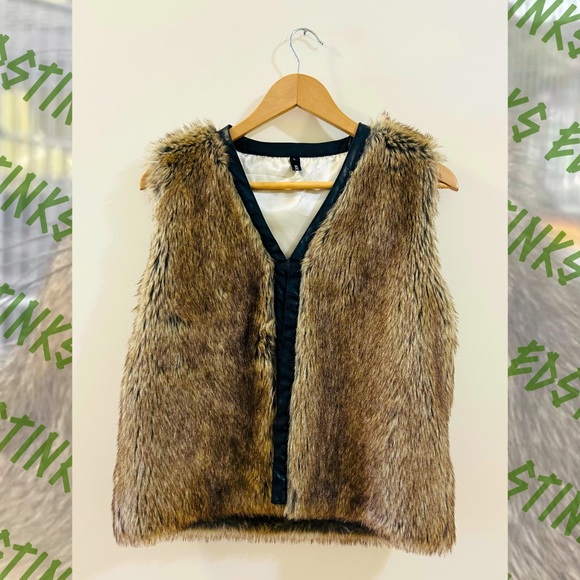 FAUX FUR VEST - Picture 3 of 4